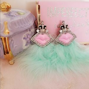 Turquoise feather/lips earrings!!